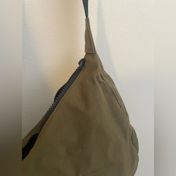 BAGGU Medium Nylon Crescent Bag - Seaweed 47' - Picture 3 of 3